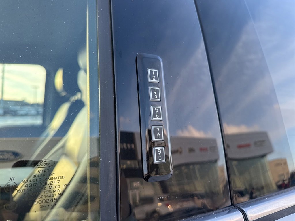 Certified 2024 Ford F350 Lariat w/ Chrome Package image 33