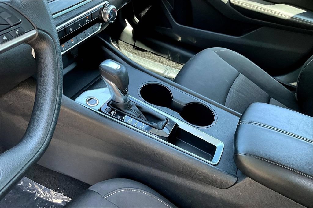 Used 2025 Nissan Altima 2.5 SV FWD image 20