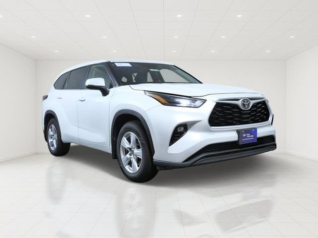Used 2024 Toyota Highlander LE