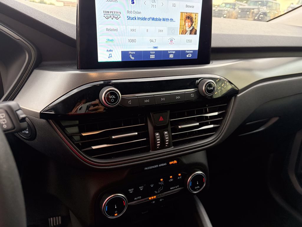 Certified 2025 Ford Escape Active AWD/4WD image 19