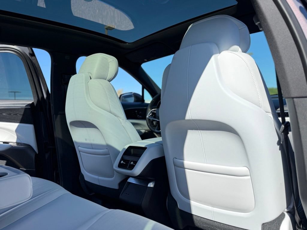 Used 2024 Cadillac Lyriq Luxury w/ LPO, Floor Liner Package AWD/4WD image 3