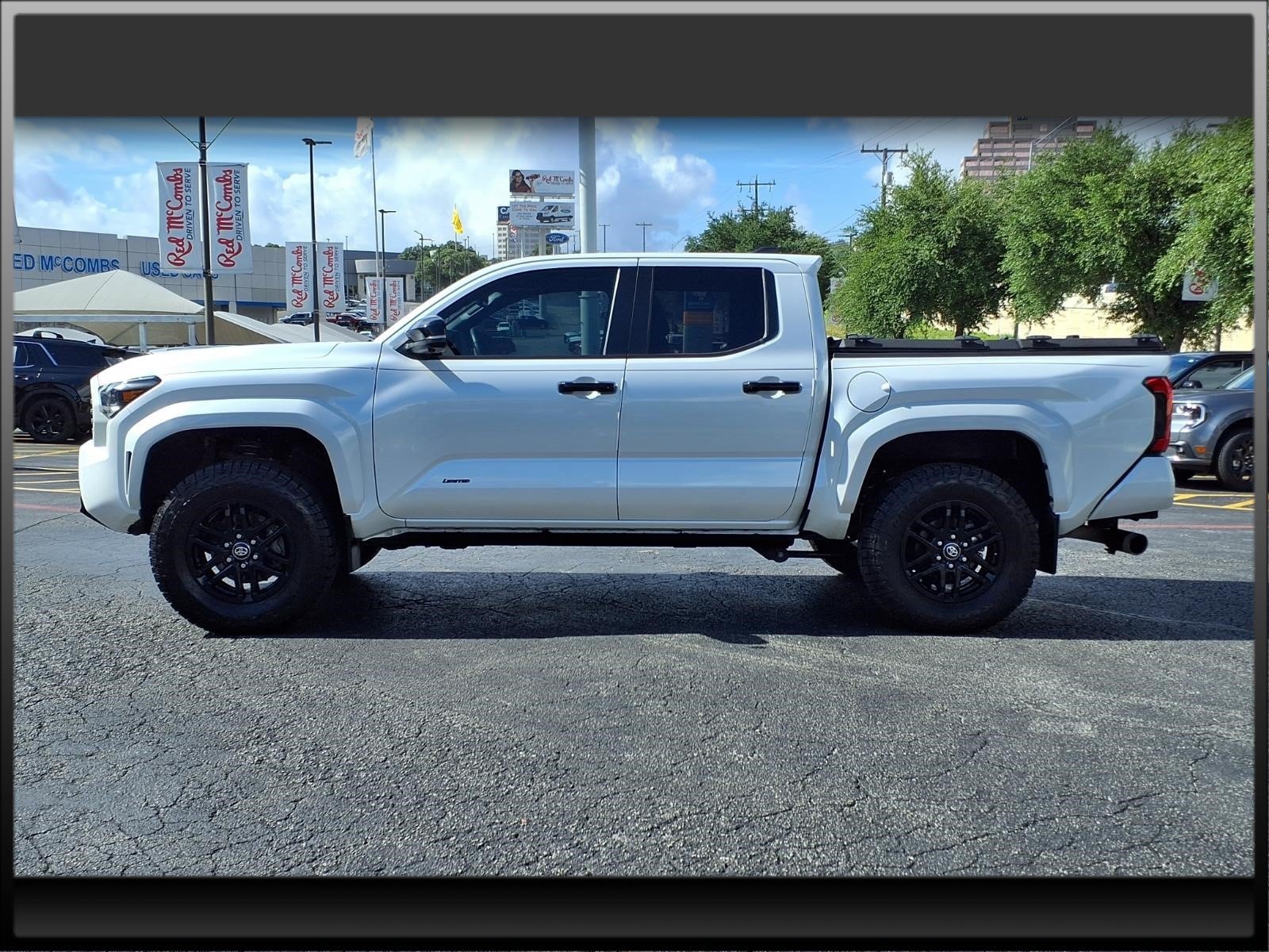 Used 2024 Toyota Tacoma Limited w/ Limited Package (LT) AWD/4WD image 9