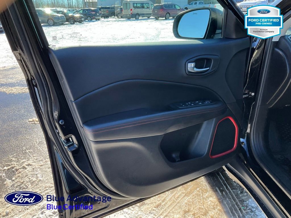 Used 2018 Jeep Compass Trailhawk w/ Cold Weather Group image 24