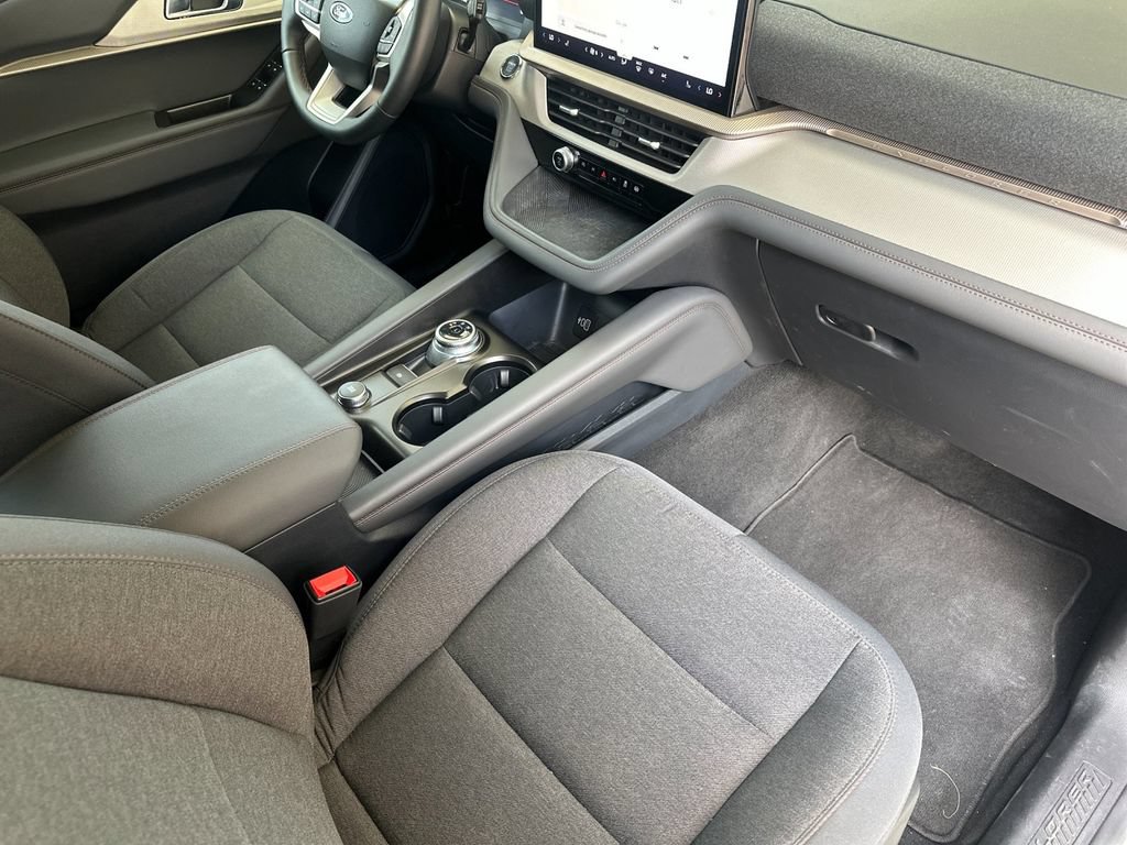 Certified 2026 Ford Explorer Active RWD image 16