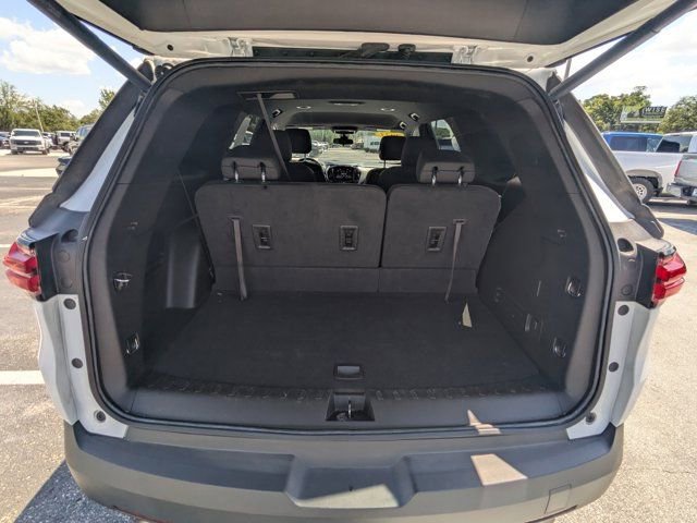 Used 2023 Chevrolet Traverse LT FWD image 40