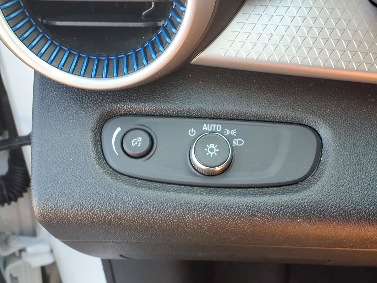 Used 2025 Chevrolet Trax LS FWD image 16