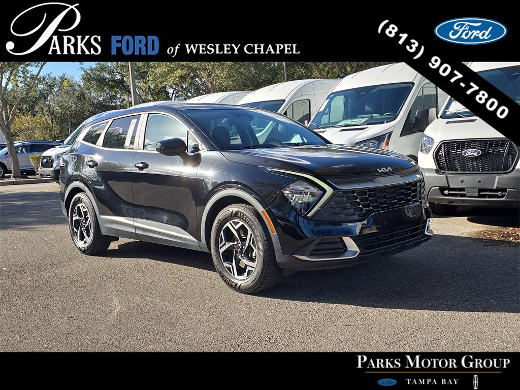 Used 2023 Kia Sportage LX image 1