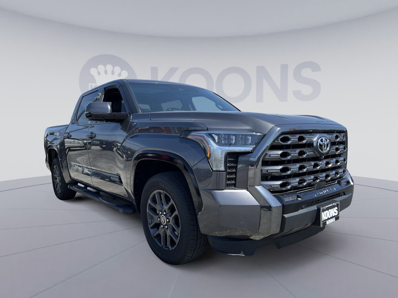 Used 2023 Toyota Tundra Platinum AWD/4WD image 2