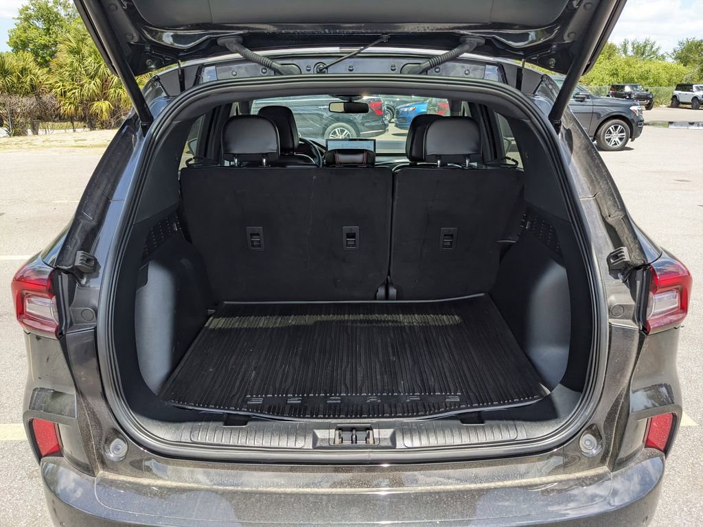 Certified 2025 Ford Escape ST-Line Elite AWD/4WD image 13