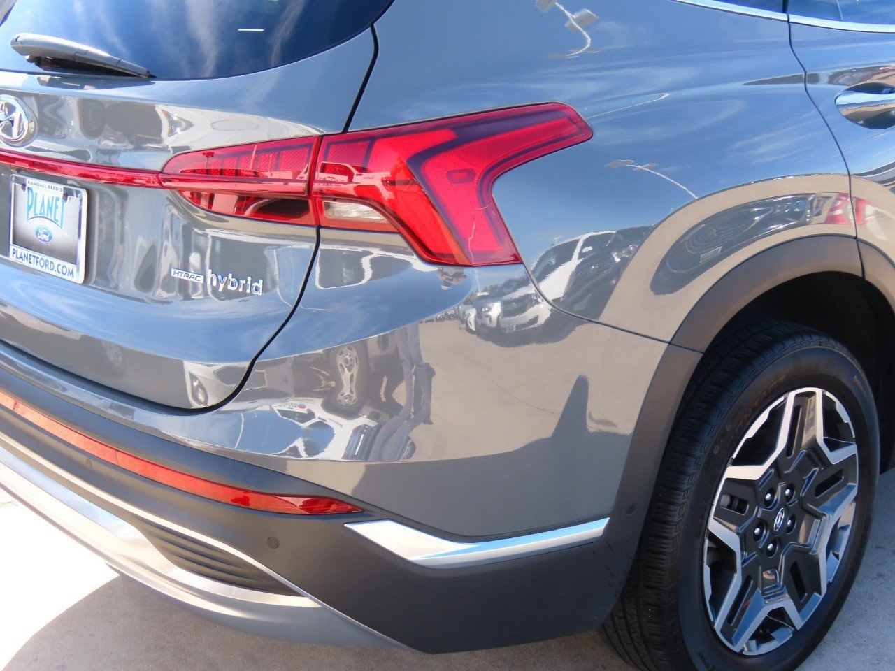 Used 2023 Hyundai Santa Fe Limited w/ Cargo Package image 14