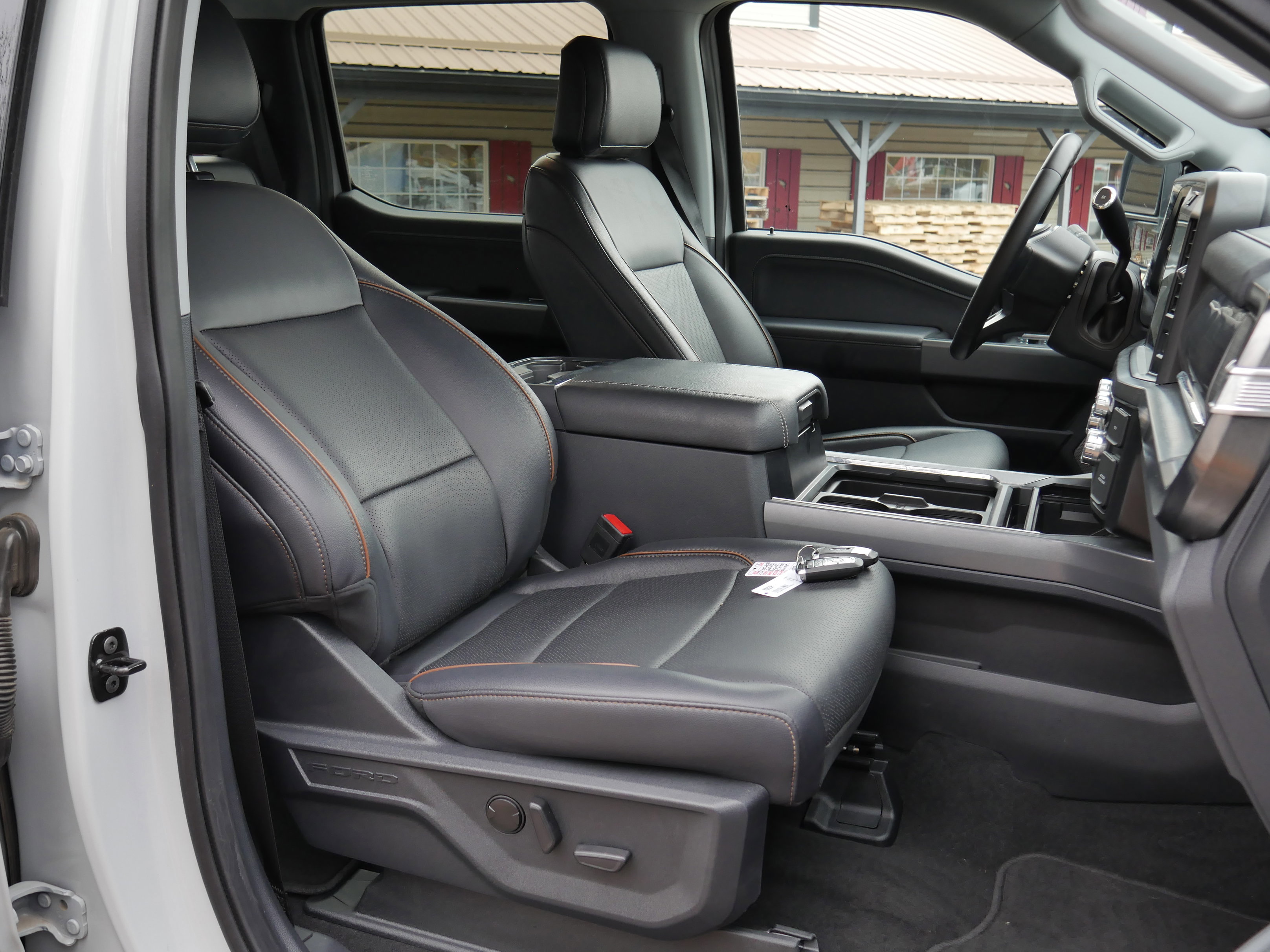 Certified 2025 Ford F450 Lariat image 33