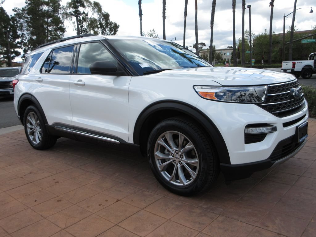 Certified 2023 Ford Explorer XLT w/ Equipment Group 202A AWD/4WD image 6