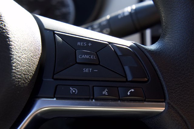 Used 2020 Nissan Versa SV FWD image 18