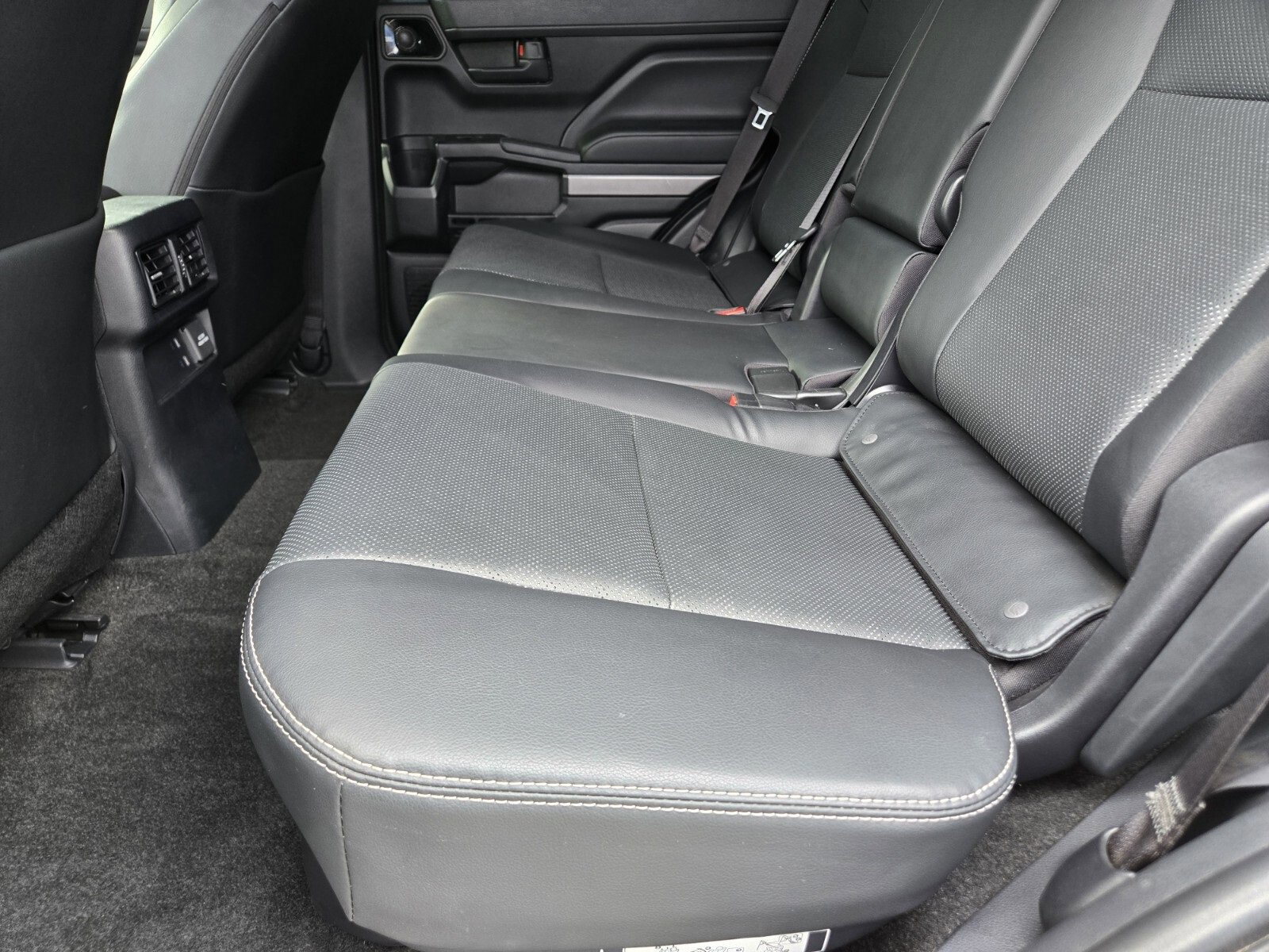 Used 2025 Toyota 4Runner TRD Off-Road Premium image 11