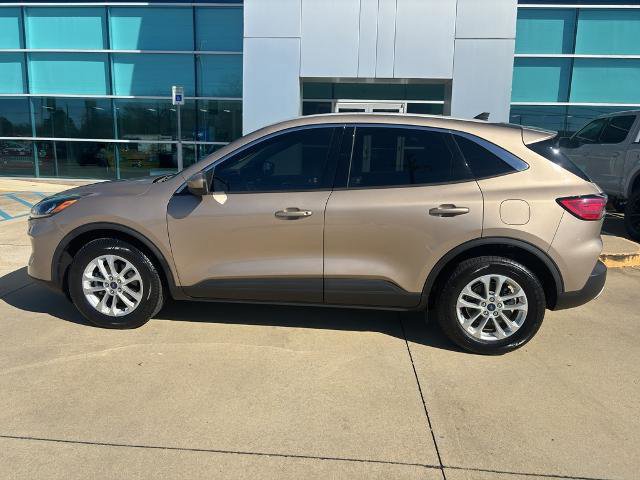 Certified 2020 Ford Escape SE image 2