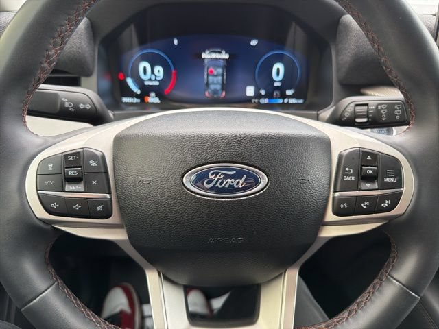 Certified 2025 Ford Explorer Active AWD/4WD image 17