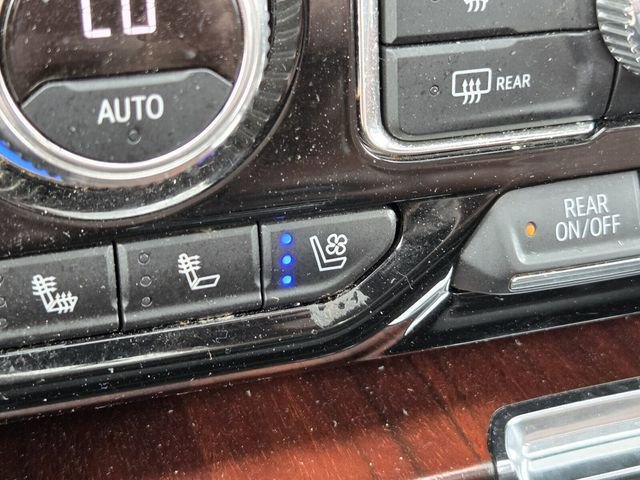 Used 2023 GMC Yukon Denali Ultimate image 24