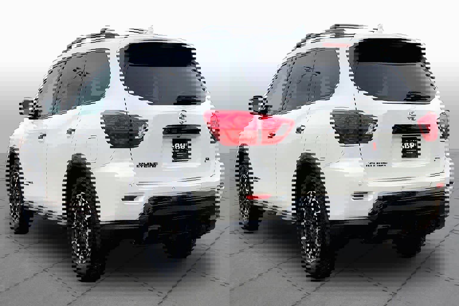 Used 2020 Nissan Pathfinder SL image 4