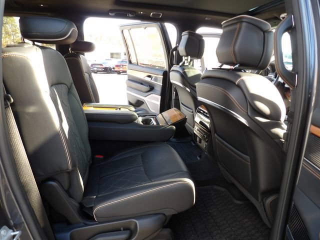 Used 2023 Jeep Grand Wagoneer Series III image 34