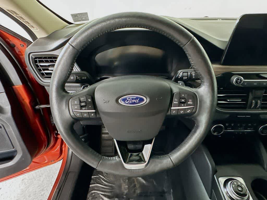 Certified 2020 Ford Escape Titanium AWD/4WD image 15