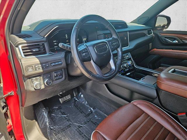 Used 2023 GMC Yukon Denali Ultimate AWD/4WD image 11