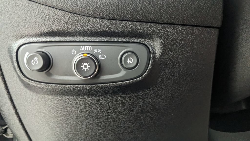 Used 2019 Chevrolet Equinox Premier FWD image 21
