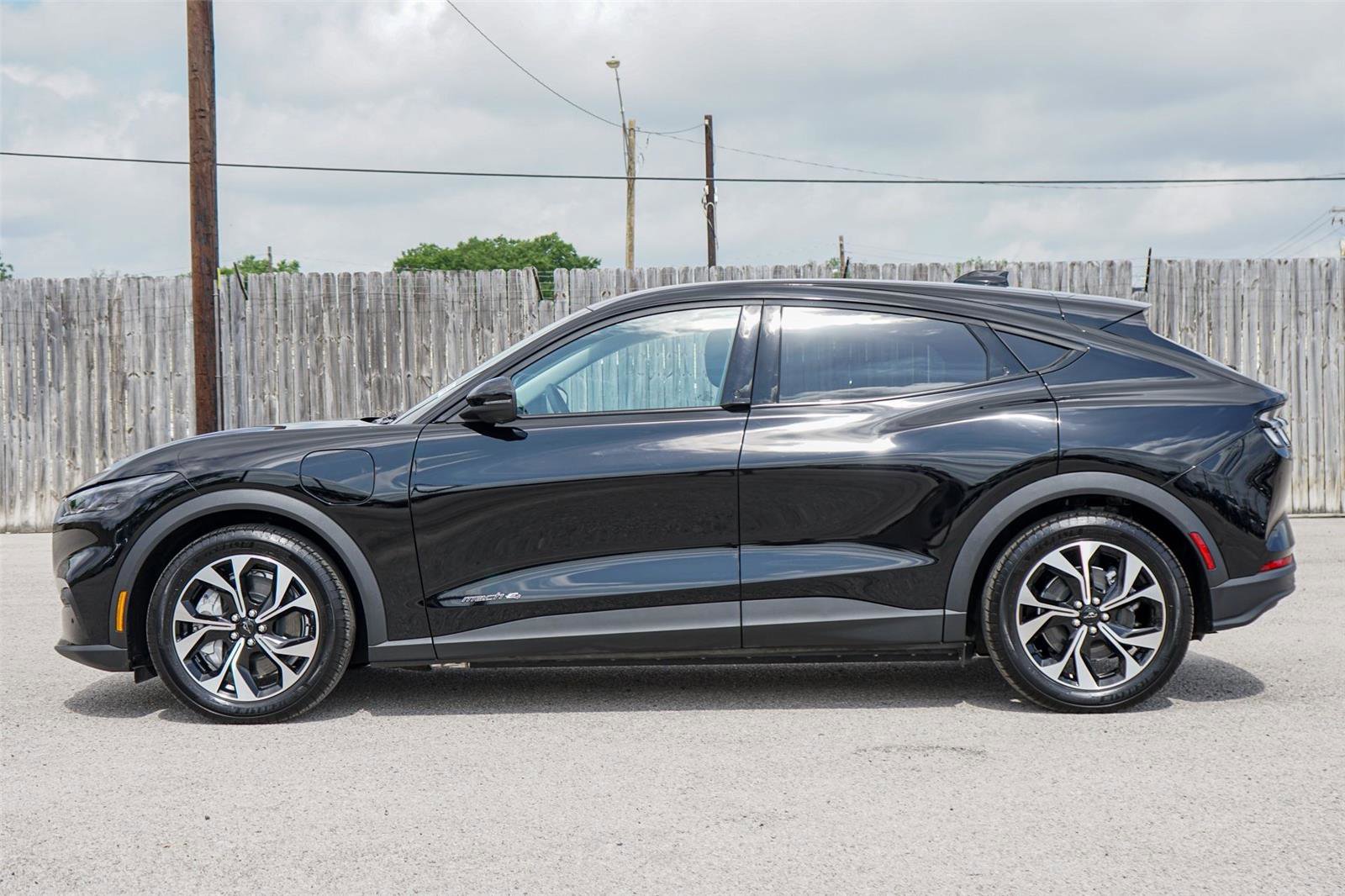 Certified 2025 Ford Mustang Mach-E Select image 7