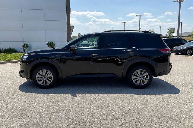 Used 2025 Nissan Pathfinder SV FWD image 8