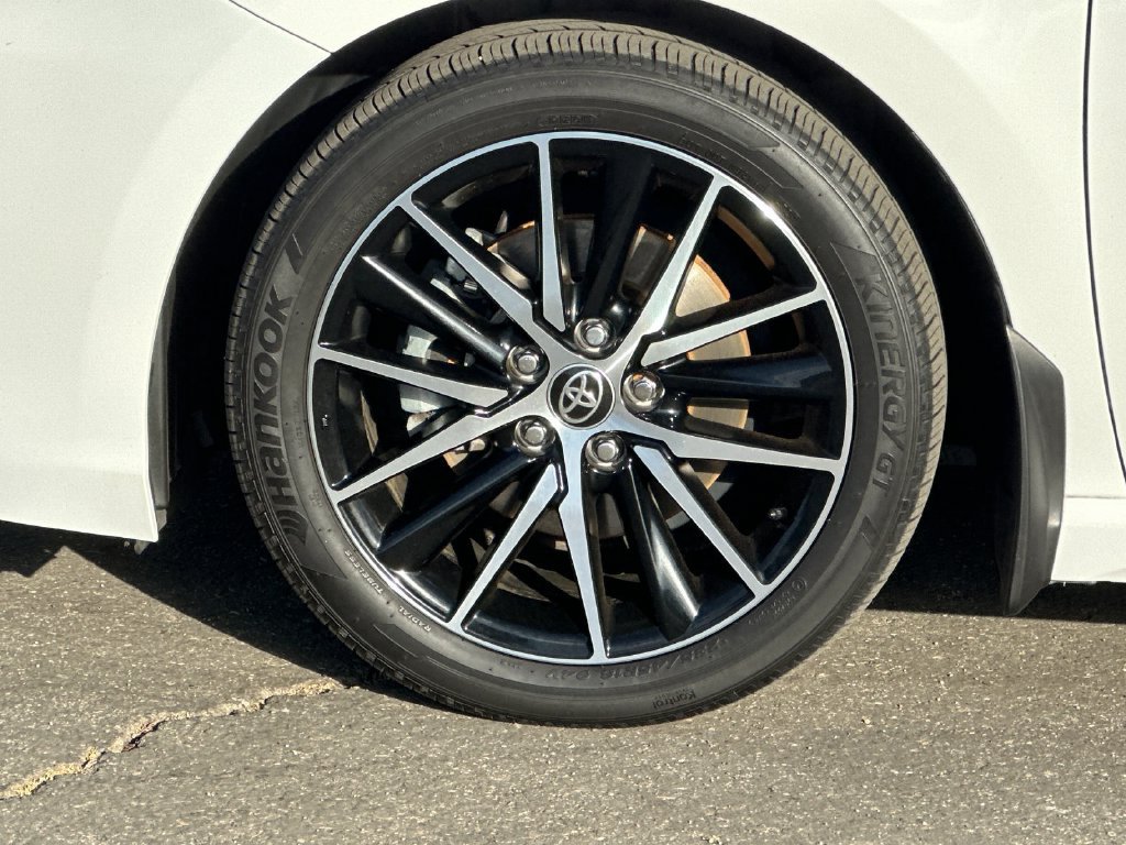 Used 2022 Toyota Camry SE w/ Carpet Mat Package (TMS) FWD image 23