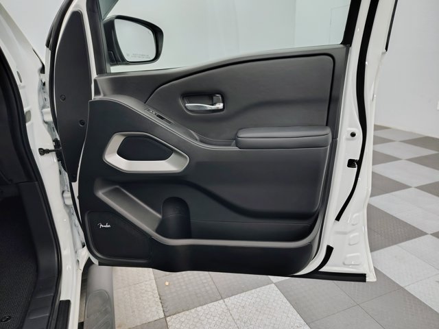 Used 2024 Nissan Frontier SL w/ Technology Package AWD/4WD image 13