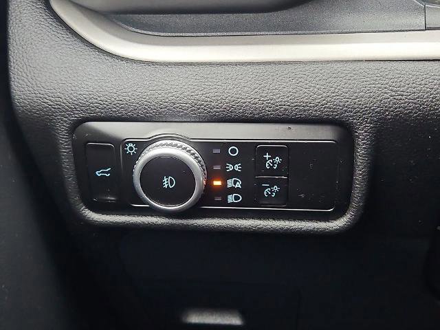 Certified 2022 Ford Explorer XLT w/ Equipment Group 202A image 15