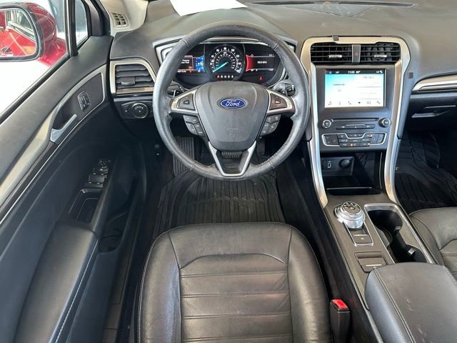 Certified 2017 Ford Fusion SE w/ Fusion SE Technology Package FWD image 10