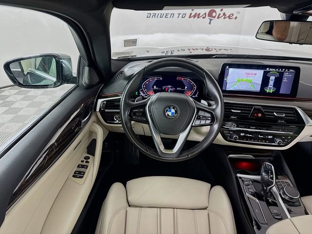Used 2021 BMW 530i xDrive w/ Premium Package image 27