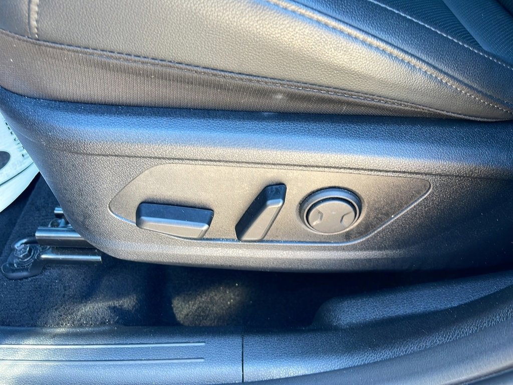 Used 2024 Kia Sportage EX image 32