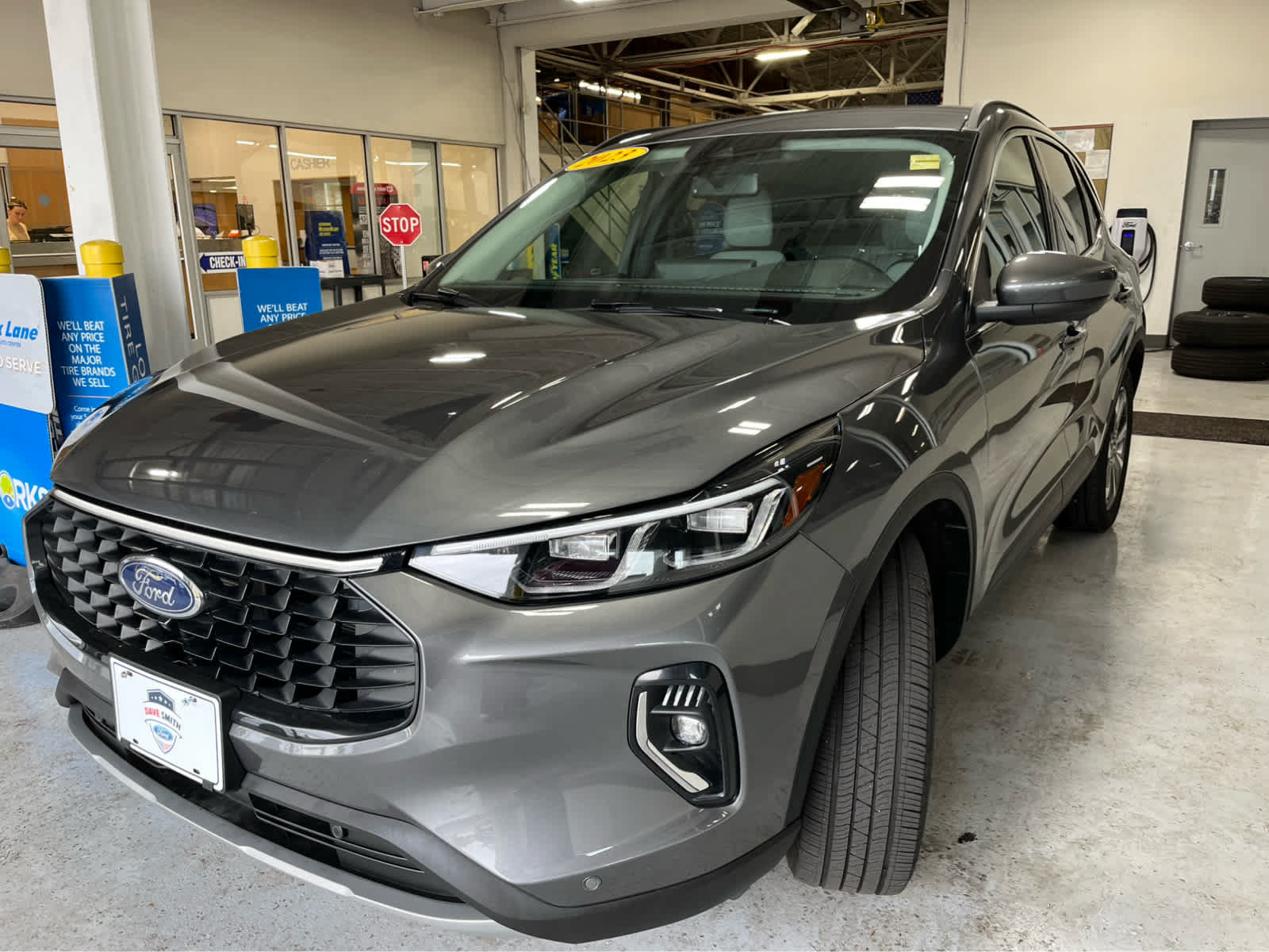 Certified 2023 Ford Escape Platinum AWD/4WD image 4