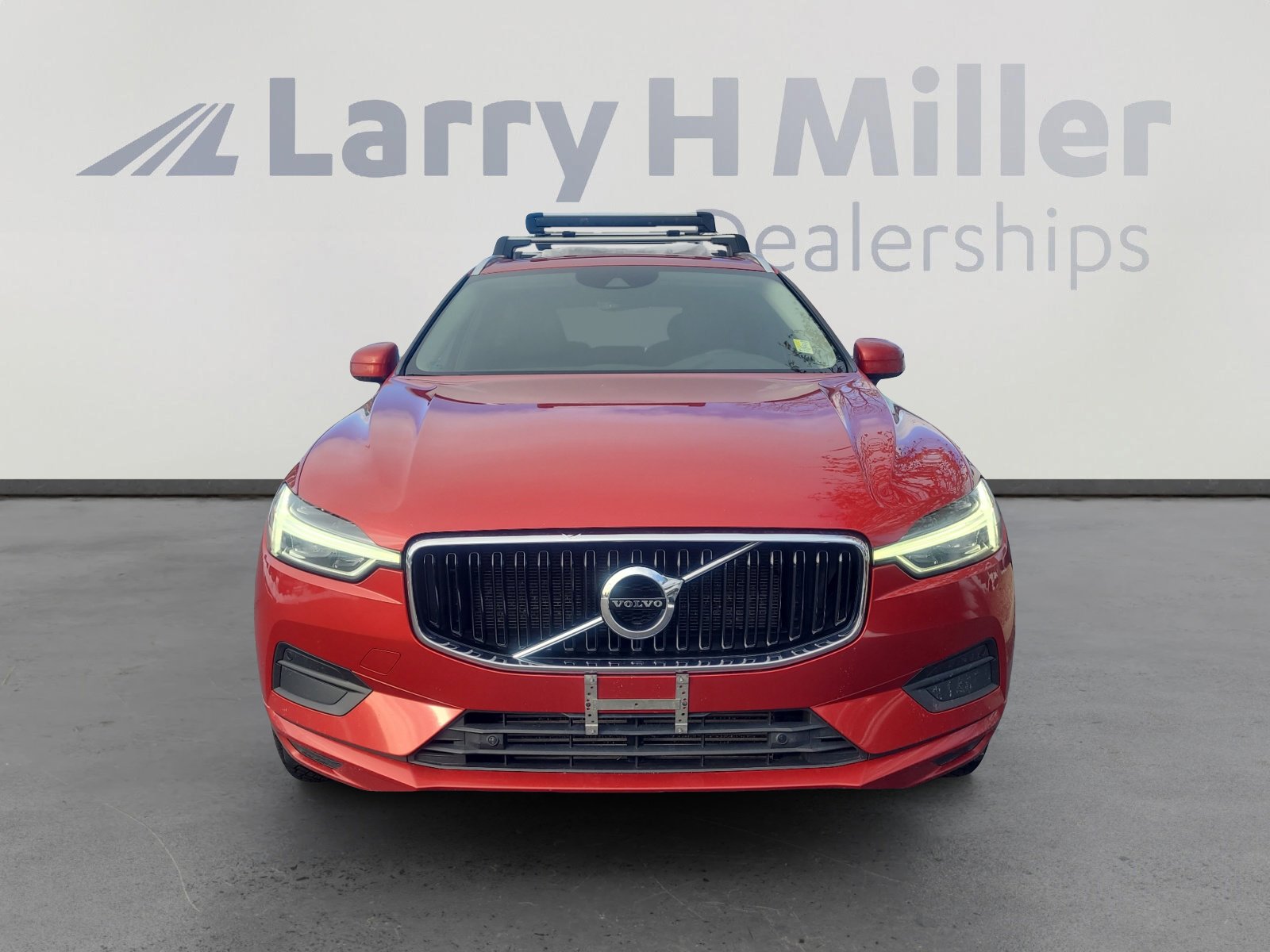 Used 2019 Volvo XC60 T5 Momentum w/ Premium Package image 8