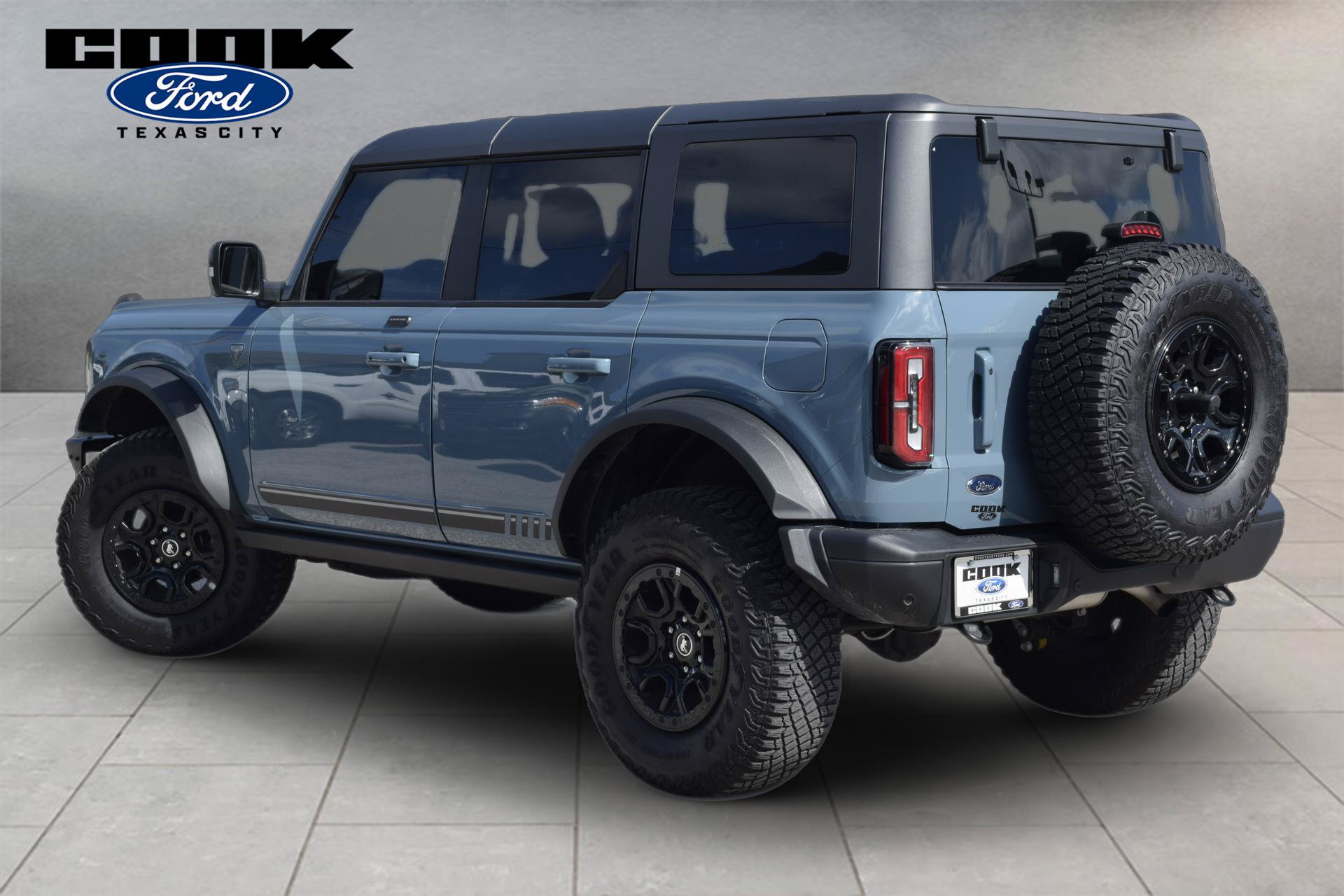 Certified 2021 Ford Bronco First Edition AWD/4WD image 3