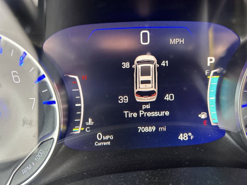 Used 2023 Chrysler Pacifica Touring-L FWD image 10