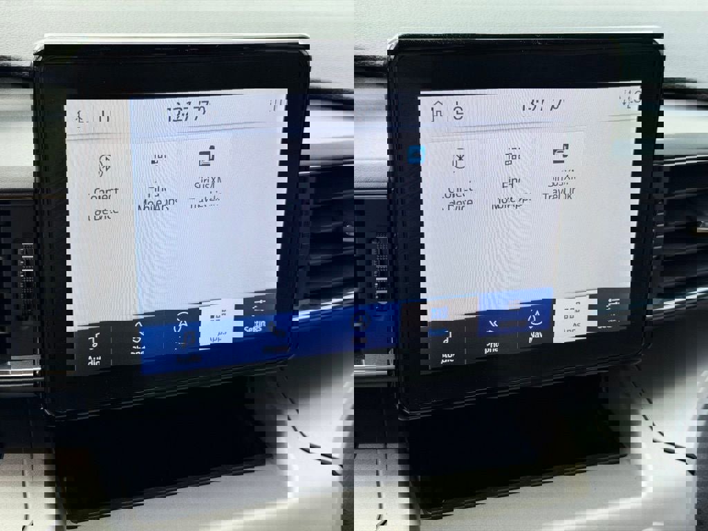 Certified 2022 Ford Explorer XLT w/ Equipment Group 202A image 41