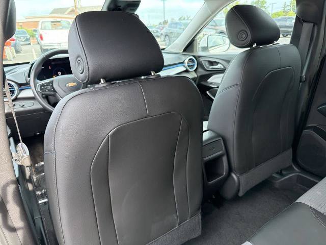 Used 2024 Chevrolet Trax LT w/ Driver Confidence Package FWD image 19