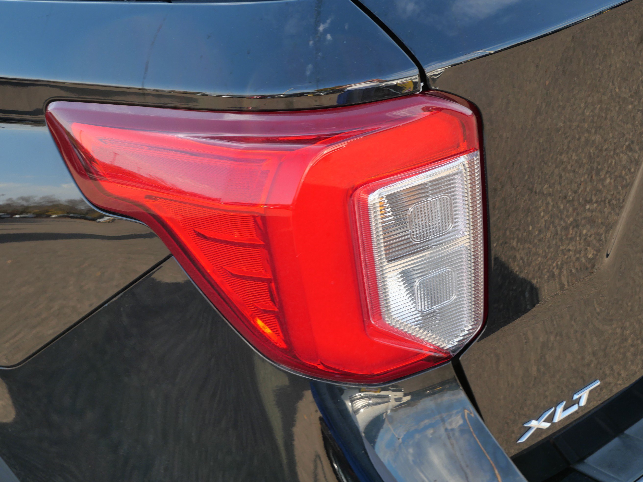 Certified 2023 Ford Explorer XLT w/ Equipment Group 202A AWD/4WD image 17