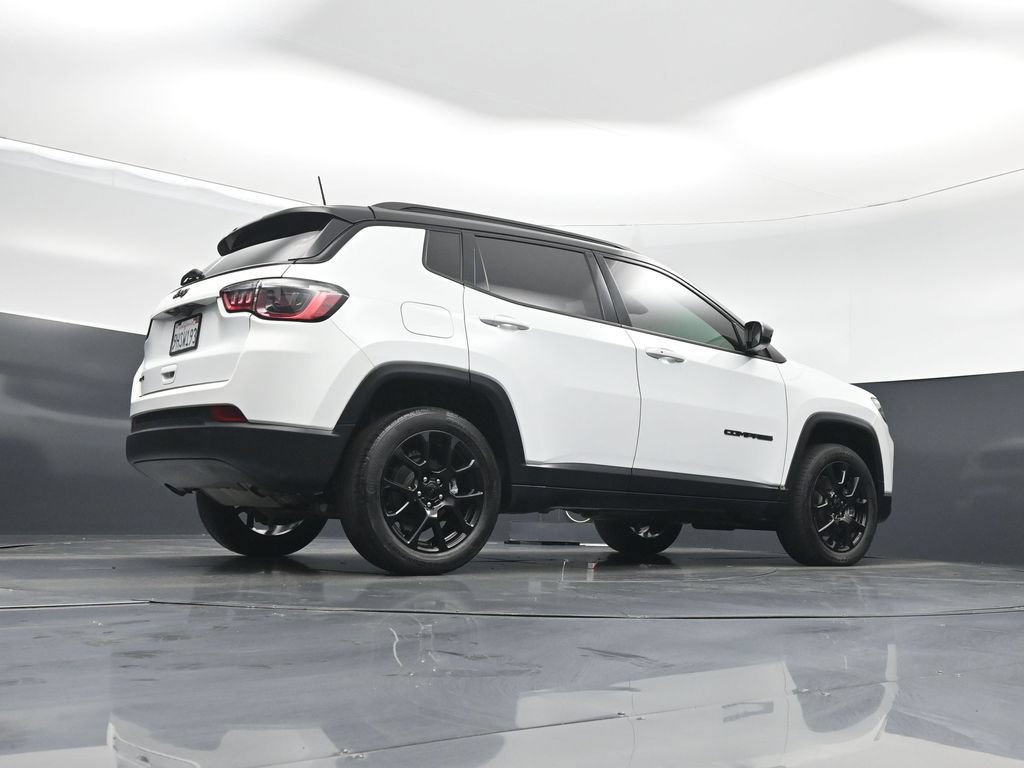 Used 2023 Jeep Compass Latitude AWD/4WD image 44
