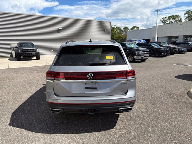Used 2025 Volkswagen Atlas SE AWD/4WD image 6