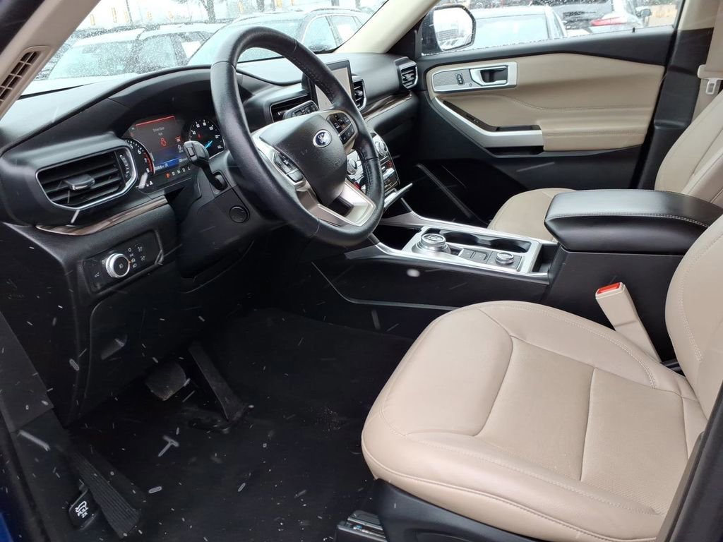 Certified 2022 Ford Explorer Limited w/ Equipment Group 301A image 10