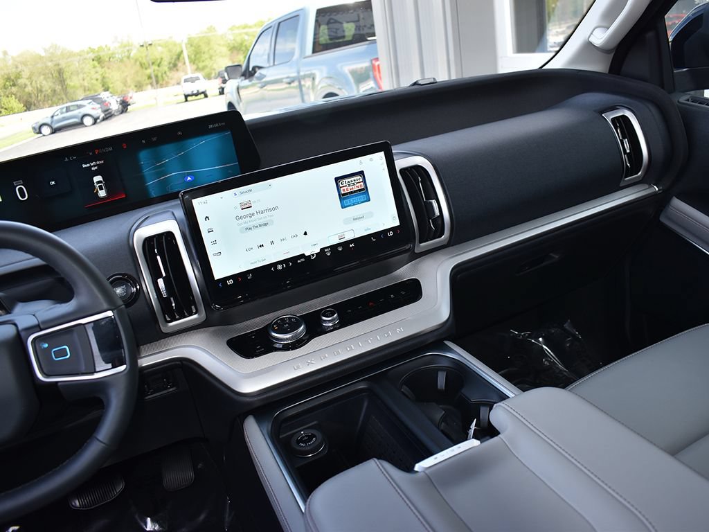 Certified 2025 Ford Expedition Active AWD/4WD image 20