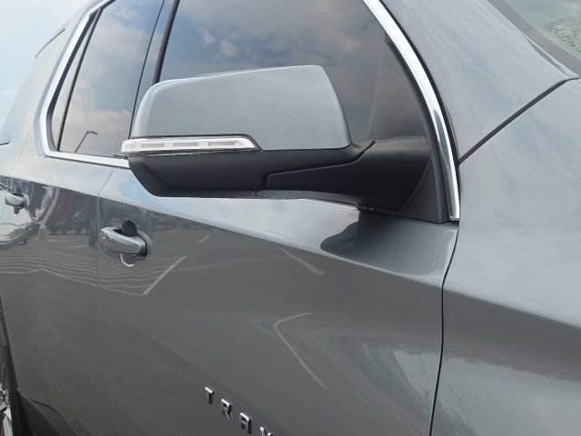 Used 2023 Chevrolet Traverse LT FWD image 5