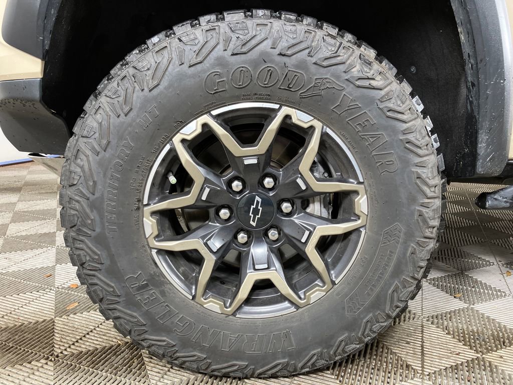 Used 2024 Chevrolet Colorado ZR2 w/ Safety Package image 14