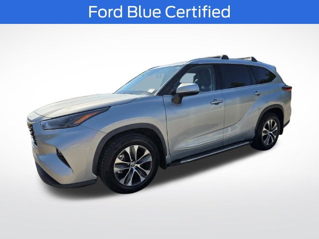Used 2022 Toyota Highlander XLE FWD image 9