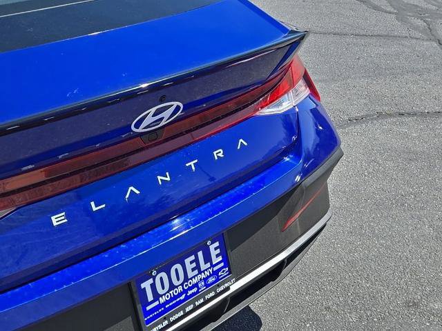 Used 2025 Hyundai Elantra Sport FWD image 11