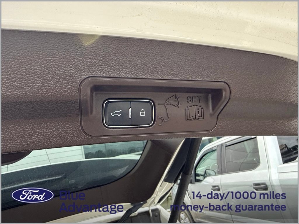 Certified 2022 Ford Explorer King Ranch w/ Class IV Trailer Tow Package RWD image 3